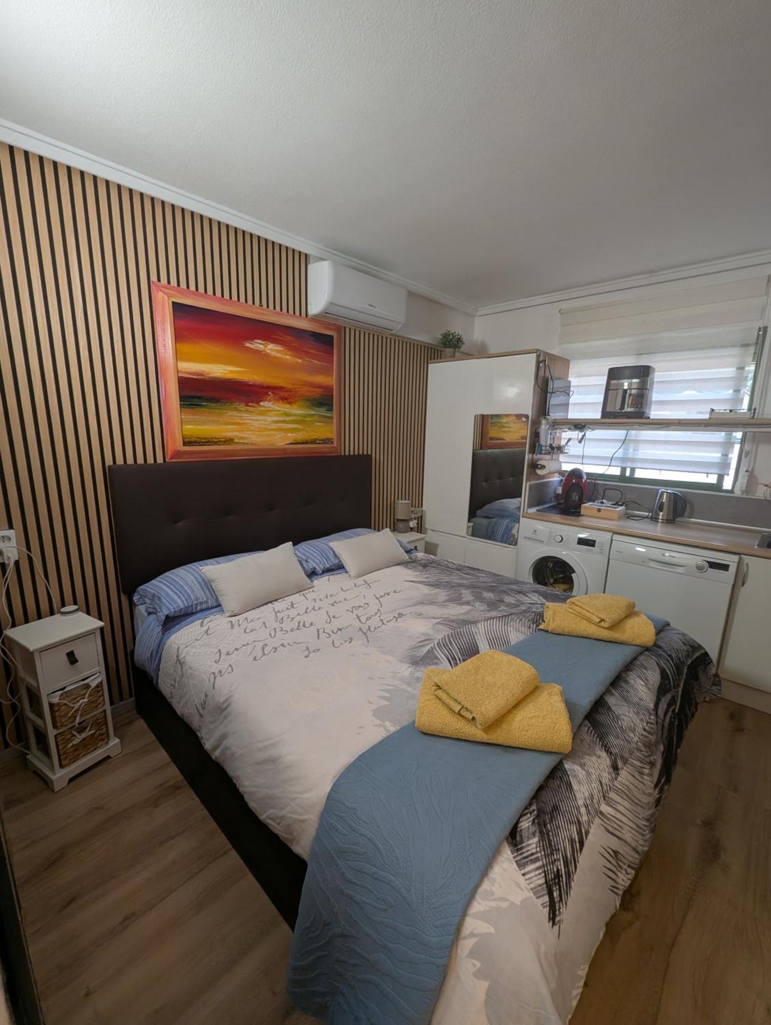 Alicante Postiguet Studios Exteriér fotografie